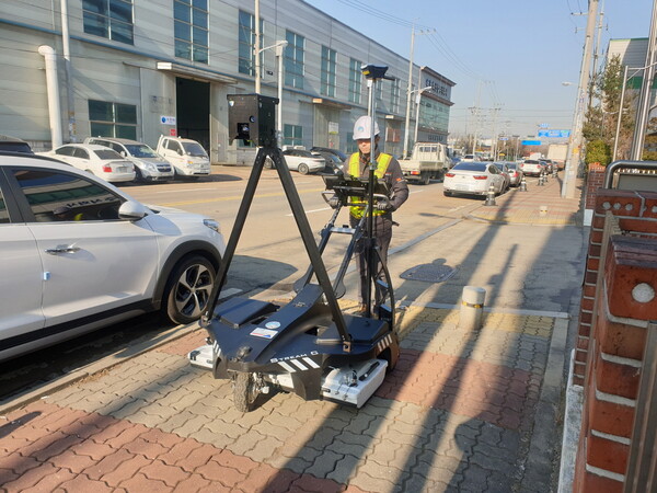 ▲ 핸드형 지표투과레이더(GPR).
