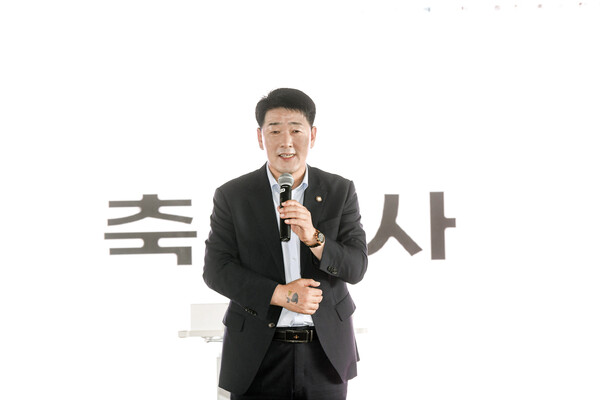▲ 배정수 의장이 '동탄호수한마당'에 참석해 축사를 하고 있다.