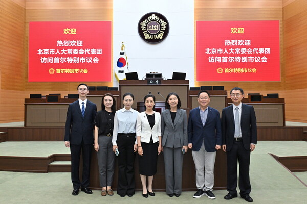 ▲ 베이징시인대 본회의장 참관 모습.