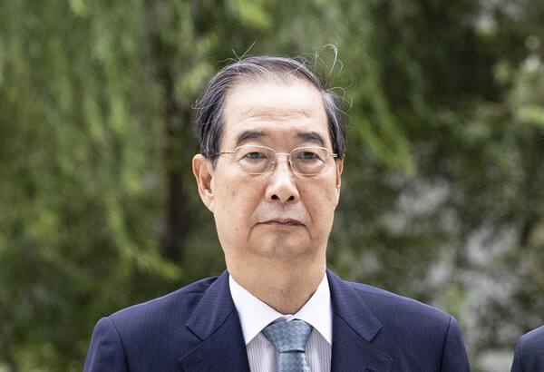▲ 한덕수 전 국무총리가 지난 9월 9일 서울 종로구 광화문 김건희 특검팀(특별검사 민중기)에 참고인 신분으로 조사를 받기 위해 출석하고 있다. /뉴시스