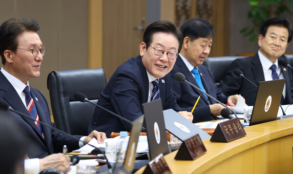 ▲ 이재명 대통령이 16일 세종시 정부세종청사에서 열린 제42회 국무회의에서 발언하고 있다. /뉴시스