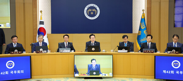 ▲ 이재명 대통령이 16일 세종시 정부세종청사에서 열린 제42회 국무회의에서 발언하고 있다. /뉴시스