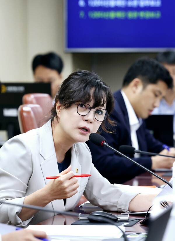 ▲ 서울특별시의회 김혜영 의원 질의 모습.