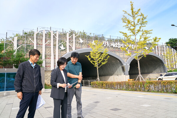 ▲ 강일생태육교 현장점검 모습.