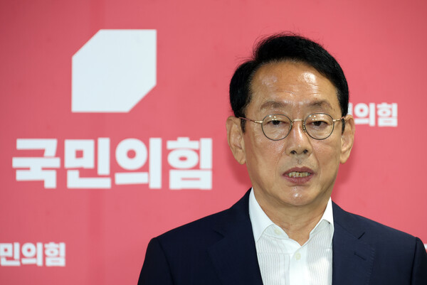 ▲ 김도읍 국민의힘 정책위의장이 9월 30일 서울 여의도 국회에서 현안 관련 백브리핑을 하고 있다. /뉴시스