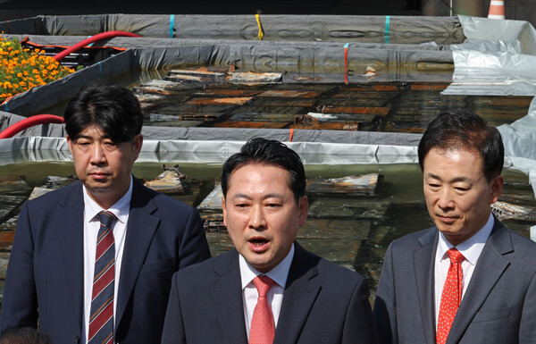 ▲ 국가정보자원관리원 화재 현장 찾은 장동혁 국민의힘 대표. /뉴시스