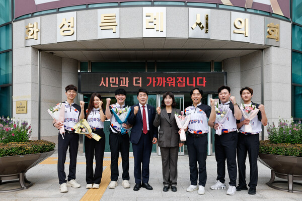 ▲ 간담회 참석자 단체사진.