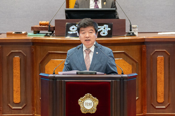 ▲ 이동호 의원이 제330회 임시회 본회의에서 발언하고 있다.