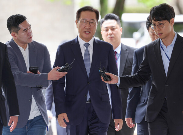 ▲ 윤석열 전 대통령의 12·3 비상계엄 선포를 가담·방조한 혐의를 받는 박성재 전 법무부 장관이 10월 14일 오전 서울 서초구 서울중앙지방법원에서 열린 구속 전 피의자 심문(영장실질심사)에 출석하고 있다. /뉴시스