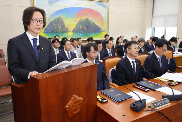 ▲ 주병기 공정거래위원장이 10월 14일 오전 서울 여의도 국회에서 열린 국정감사에서 발언하고 있다.