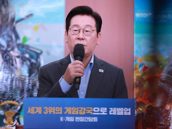 ▲ 이재명 대통령이 15일 서울 성동구 펍지 성수에서 열린 K-게임 현장 간담회에서 발언하고 있다. /뉴시스
