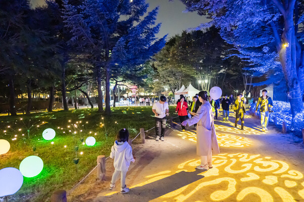 ▲ 2024년 강동선사문화축제 ‘야간 빛 축제’.