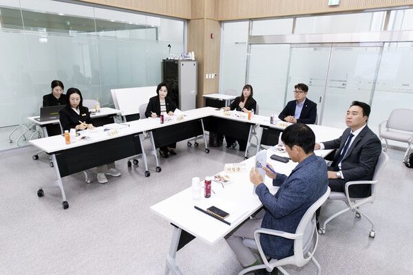 ▲ '김포시 대표 축제 개발 연구용역' 중간보고회 개최 모습.
