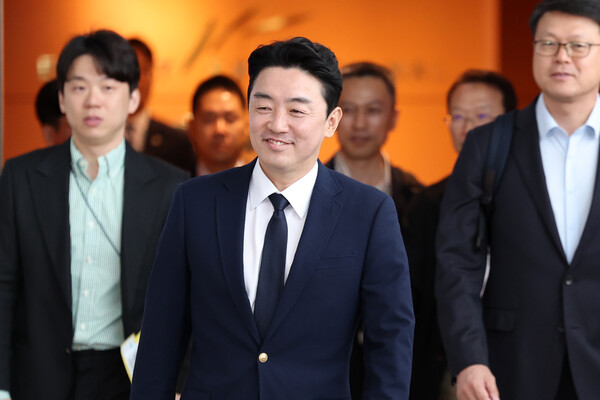 ▲ 독일로 출국하는 강훈식 비서실장. /뉴시스