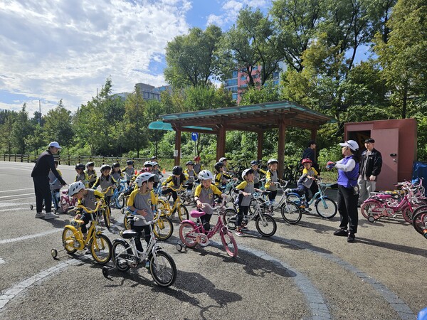 ▲ 자전거 안전교육 실시 모습.