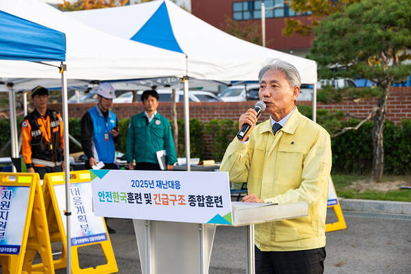 ▲ ‘2025년 재난대응 안전한국훈련’ 실시 현장 참석한 윤환 계양구청장.