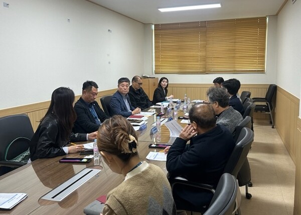 ▲ 관내 다량 분양 게시업체 관계자 대상 간담회.