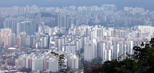 ▲ 남산에서 바라본 서울의 아파트 모습. /뉴시스