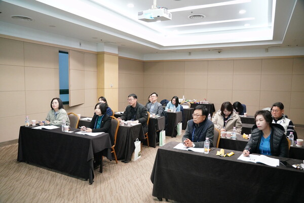 ▲ 용인특례시의회 경제환경위원회 '2025년도 제2차 정례회 대비 의정연수' 실시 모습.