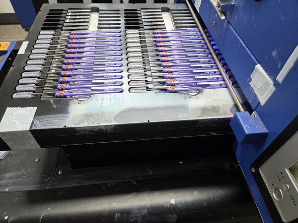 ▲ 칫솔 제조기기.