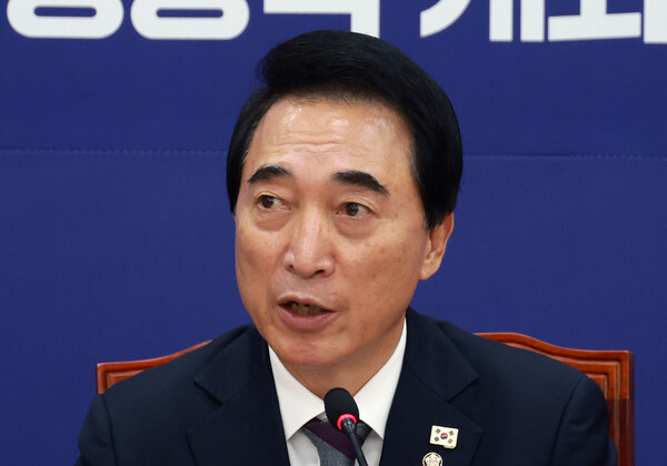 ▲ 현안 기자간담회 하는 박수현 수석대변인. /뉴시스