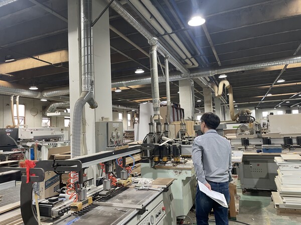 ▲ 환경오염물질 배출사업장 단속 실시 모습.