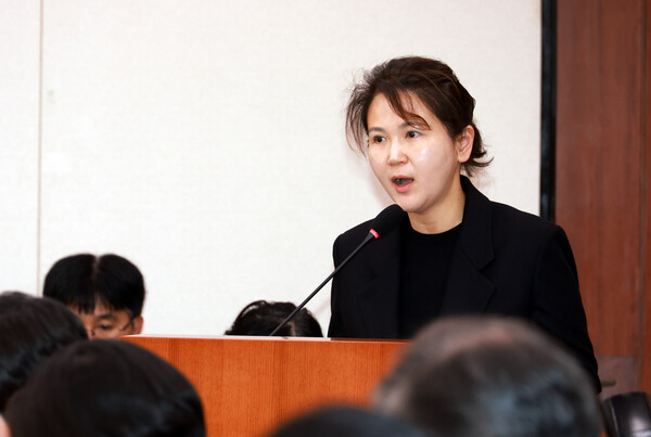 ▲ 업무보고하는 전지현 원장. /뉴시스