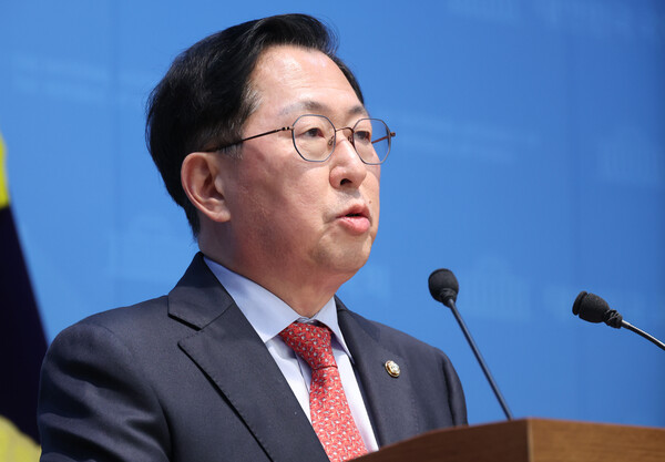 ▲ 발언하는 유용원 의원. /뉴시스