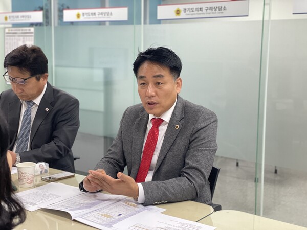 ▲ 이은주 의원이 경기도보건교사회 임원진과의 간담회를 주재하고 있다.