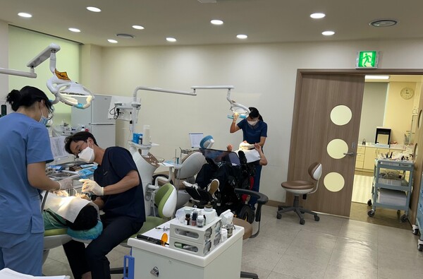 ▲ 장애인치과진료 모습.