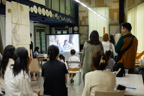 ▲ 예술가 작업실 참여 프로그램.