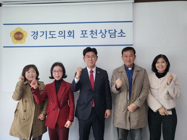 ▲ ‘재가노인지원서비스 관련 현안 정담회’ 기념촬영.