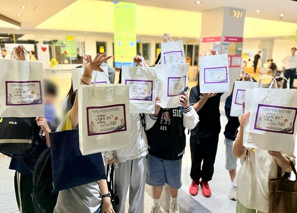 ▲ 굿네이버스 후원물품 전달사진.