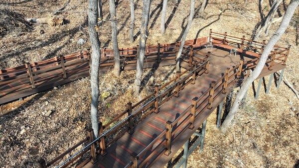 ▲ 무장애나눔길 조성 예시 사진.