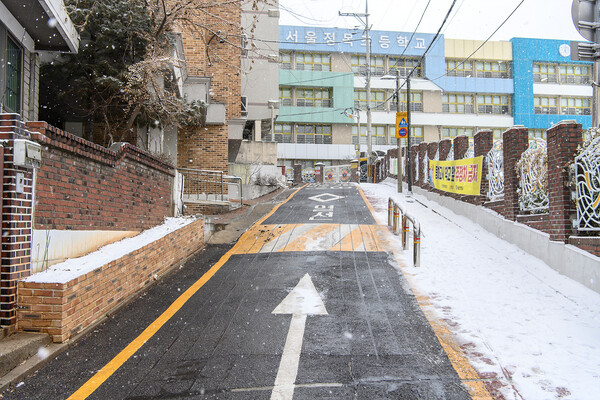 ▲ 양천구, 도로열선 설치 모습.