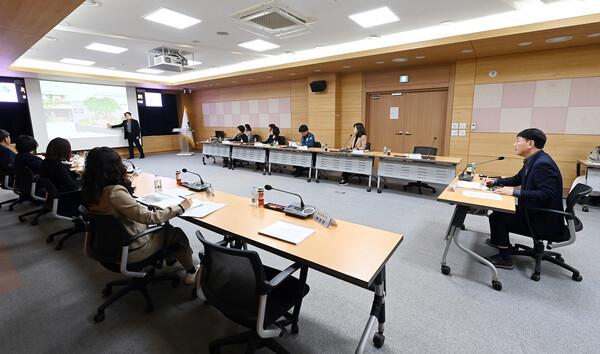 ▲ 부평2동 안심마을 조성사업 중간보고회 개최 모습.