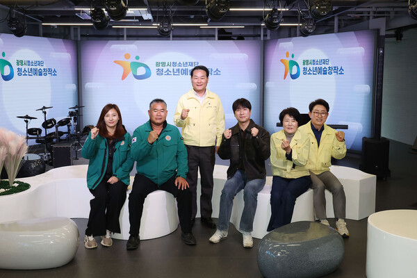 ▲ 자치행정교육위원회 현장 방문 기념촬영.