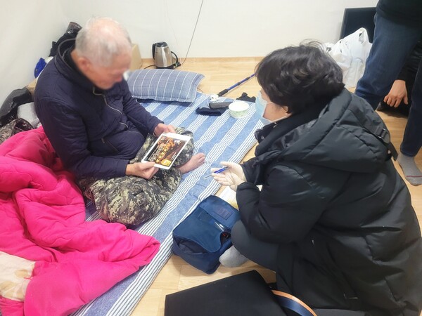 ▲ 한파대비 어르신 방문 모습.