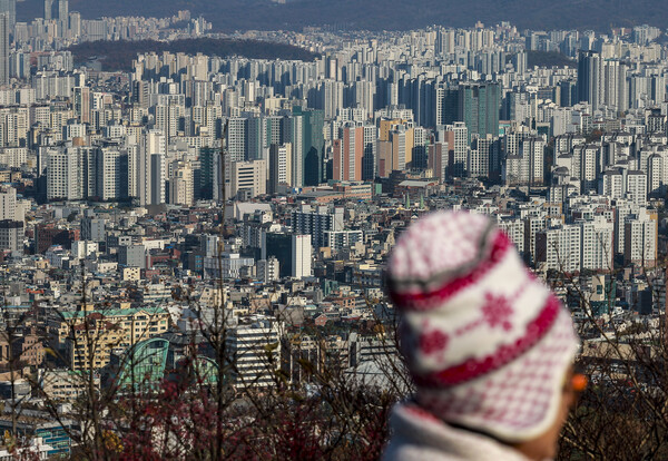 ▲ 서울 남산에서 시내 아파트가 보이고 있다. /뉴시스