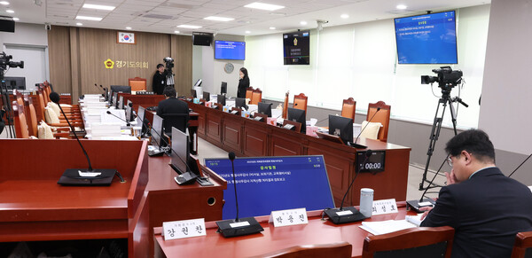▲ 파행으로 텅빈 운영위 행감장 풍경.