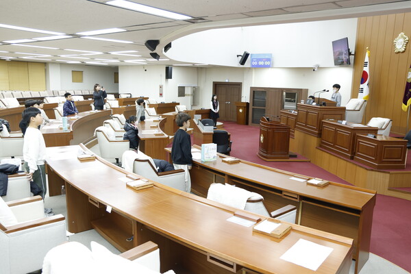 ▲ 양천구의회 '2025년 어린이·청소년 모의의회' 개최 모습.