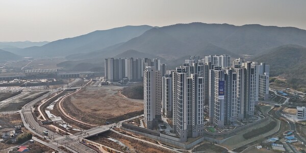 ▲  KTX 경주역 일대 역세권 지구 전경 및 사업 조감도.