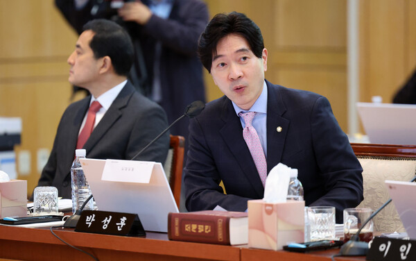 ▲ 질의하는 박성훈 국민의힘 의원. /뉴시스