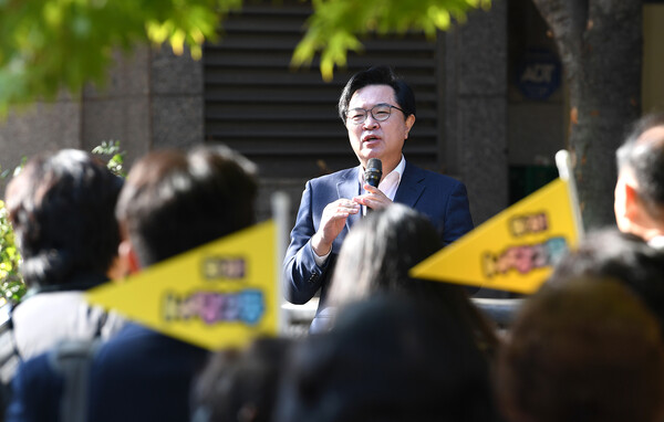 ▲ 박일하 동작구청장이 지난해 12월, 사당2동 '갯마을 앞 좌회전 개통식'에서 인사말을 하고 있다.