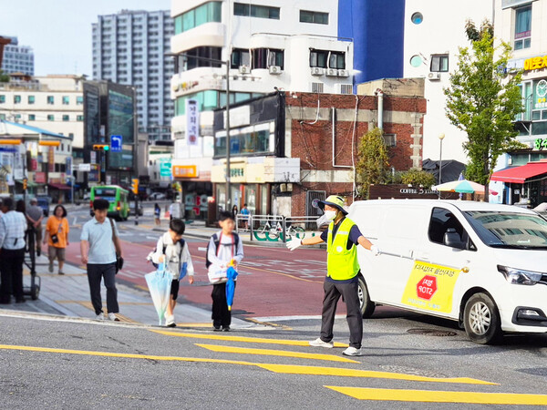 ▲ 녹색교통안전지킴이 활동 모습.