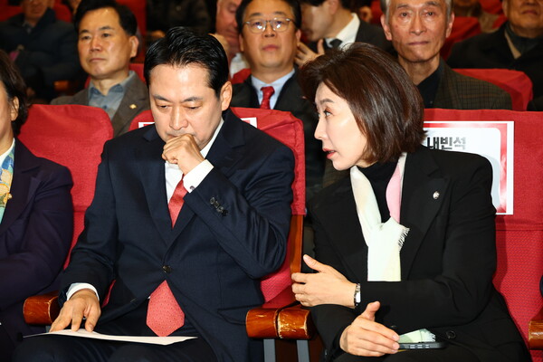 ▲ 대화 나누는 장동혁-나경원. /뉴시스