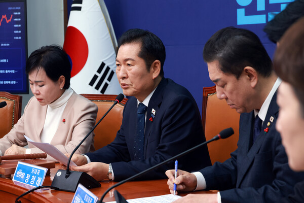 ▲ 정청래 더불어민주당 대표가 28일 서울 여의도 국회에서 열린 최고위원회의에서 발언하고 있다. /뉴시스