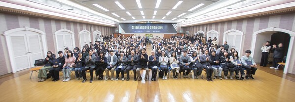 ▲ 인천 서구, 2025년도 서동이장학회 장학증서 수여식 개최 단체사진.