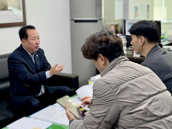 ▲ 성남 지역 고속도로 추진 현황 점검 나선 안계일 의원.