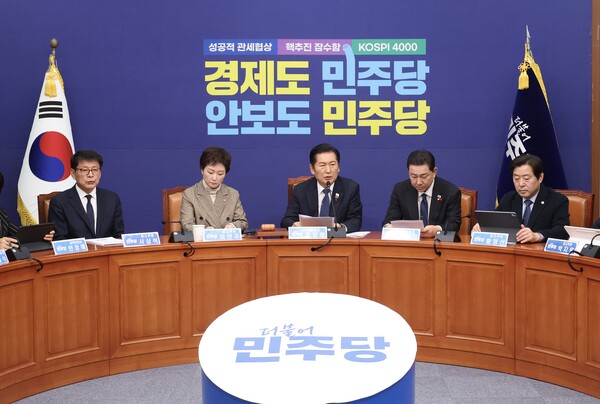 ▲ 정청래 더불어민주당 대표가 8일 오전 서울 여의도 국회에서 열린 최고위원회의에서 발언을 하고 있다. /뉴시스